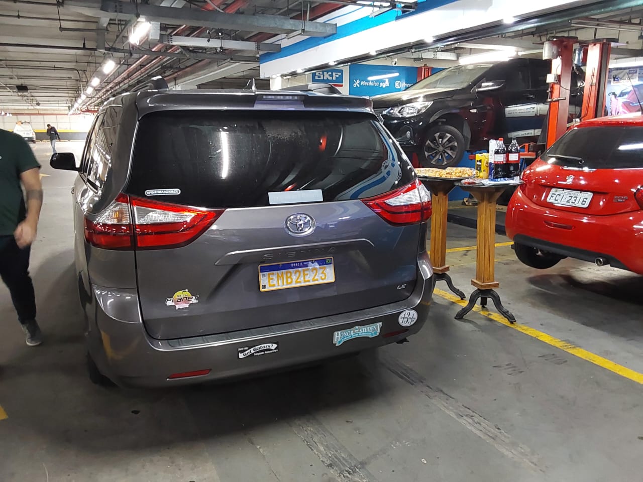 Toyota Sienna na oficina